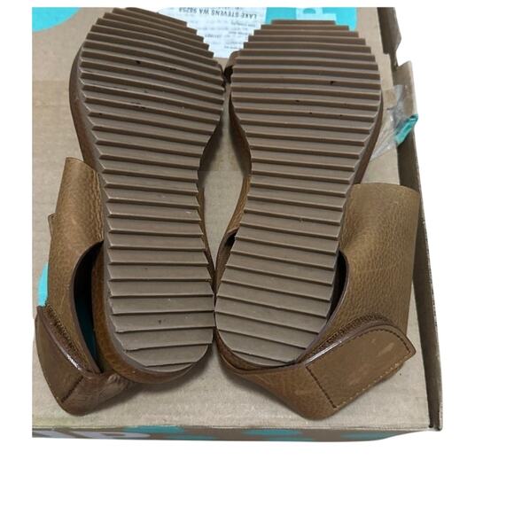 Pedro Garcia Vania Toe Ring Leather Sandals Brown Size  9 *FLAW* - Picture 8 of 8